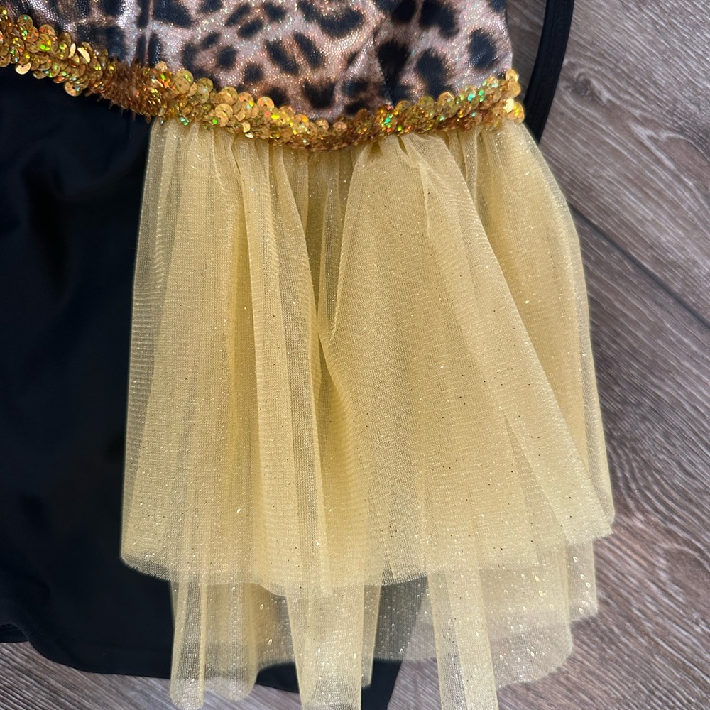 Custom-made /leopard top with black shorts and tutu girls 6 Dance Costume. 💃 - Picture 5 of 6
